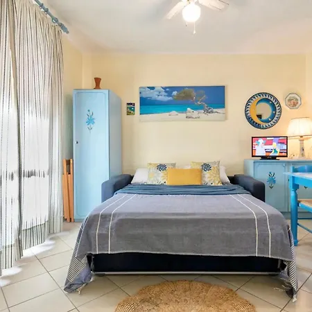 In Just 100 Mt From The Sea, With Air Conditioning And Private Outdoor Area Ξενοδοχείο με διαμερίσματα