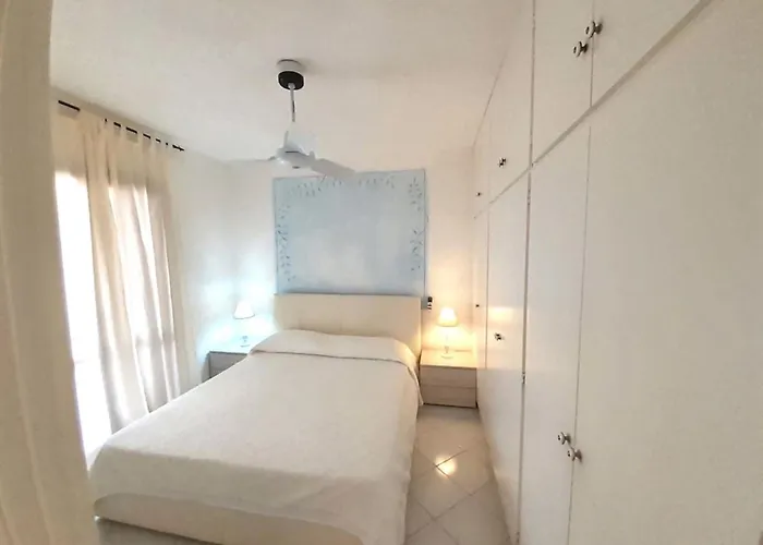 Apart Otel In Just 100 Mt From The Sea, With Air Conditioning And Private Outdoor Area