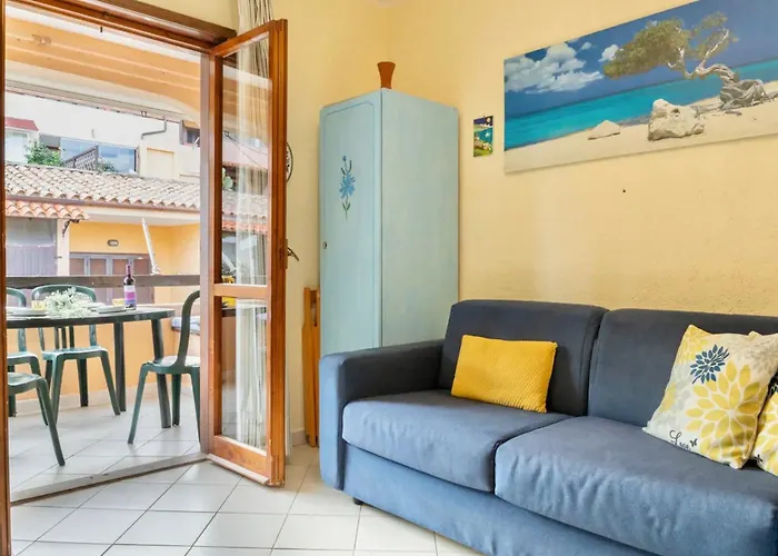Apart Otel In Just 100 Mt From The Sea, With Air Conditioning And Private Outdoor Area *