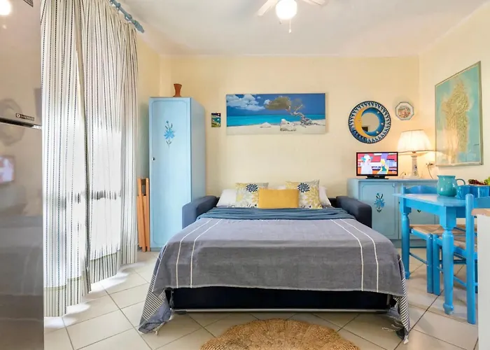 In Just 100 Mt From The Sea, With Air Conditioning And Private Outdoor Area Apart Otel