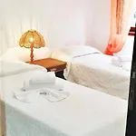 In Just 100 Mt From The Sea, With Air Conditioning And Private Outdoor Area Ξενοδοχείο με διαμερίσματα *