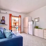 In Just 100 Mt From The Sea, With Air Conditioning And Private Outdoor Area Ξενοδοχείο με διαμερίσματα
