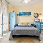 In Just 100 Mt From The Sea, With Air Conditioning And Private Outdoor Area Ξενοδοχείο με διαμερίσματα