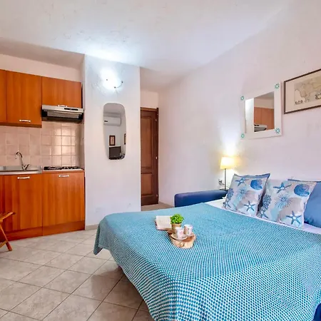 In Just 100 Mt From The Sea, With Air Conditioning And Private Outdoor Area Marinella (Sardinia)