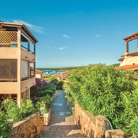 Aparthotel In Marinella Just 100 Mt From The Sea, With Air Conditioning And Private Outdoor Area