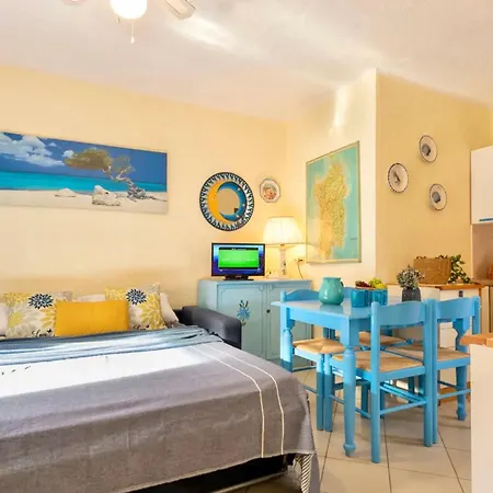 Aparthotel In Just 100 Mt From The Sea, With Air Conditioning And Private Outdoor Area Marinella (Sardinia)